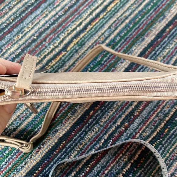 Brown faux leather crossbody purse adjustable strap - Picture 8 of 9